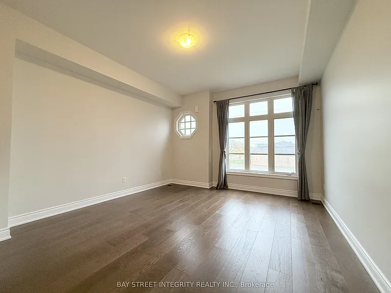 2160 Trafalgar Rd #3 — Photo 4