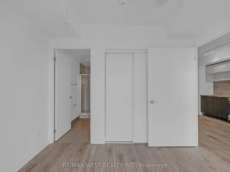 159 Wellesley St E #2006 — Photo 13