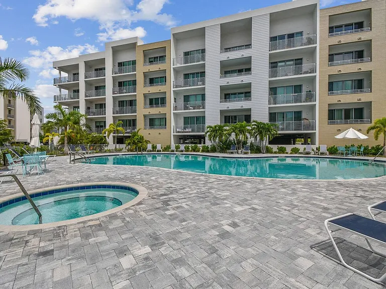 1889 N Tamiami Trl #1-ID1590863P — Photo 8