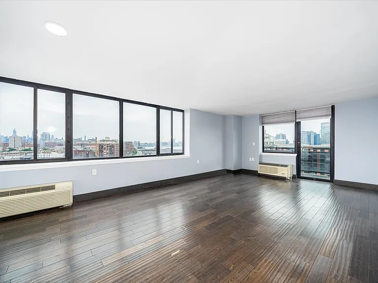 551 Observer Hwy #14D — Photo 31