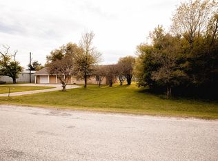 9993 Longpoint Rd, Burton, TX 77835
