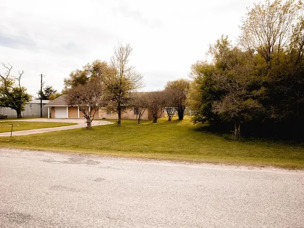 9993 Longpoint Road, Burton, TX 77835