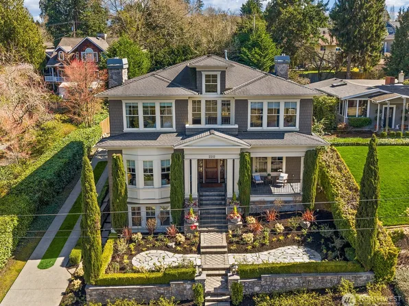 2212 77th Avenue SE, Mercer Island, WA 98040