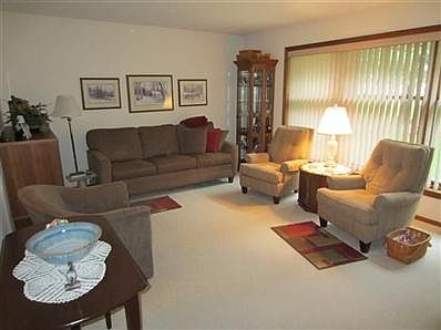 3rd image of 828 Kriedeman Dr