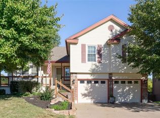 732 NE Deerbrook St, Lees Summit, MO 64086