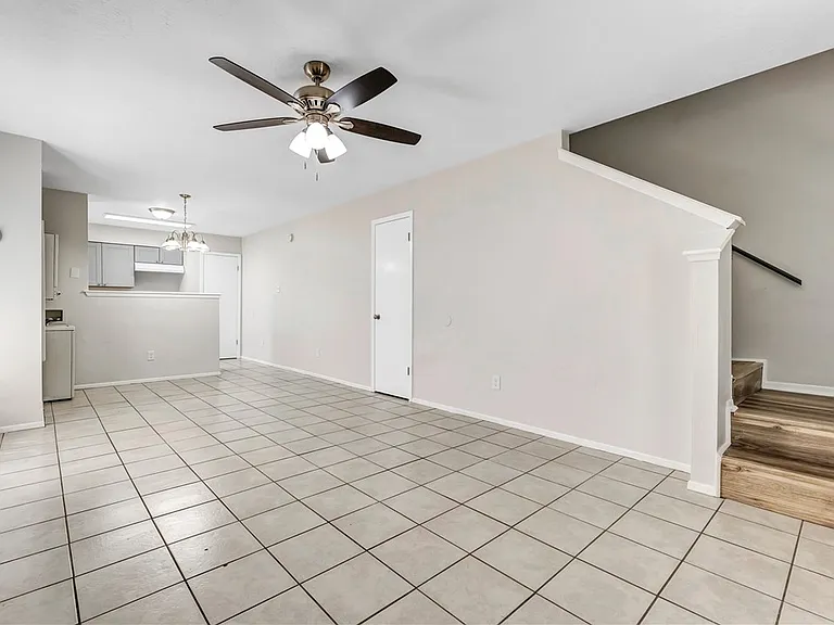 1520 Hawk Tree Dr #D — Photo 2