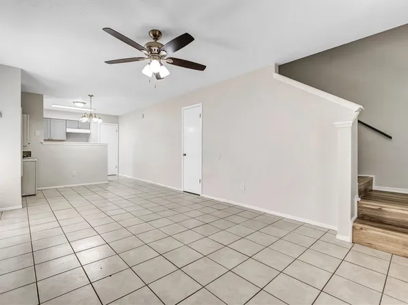 1516 Hawk Tree Dr #D, College Station, TX 77845