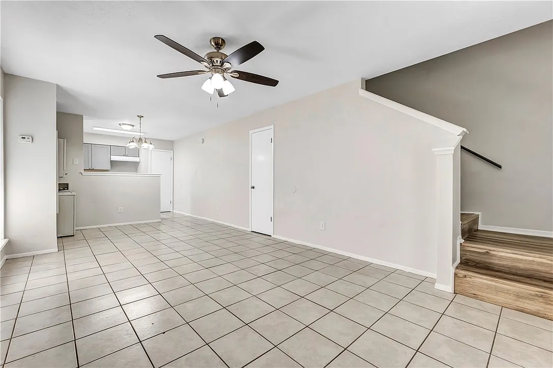 Building Photo - 1520 Hawk Tree Dr #D