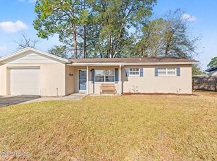 872 Chapman Dr, Jacksonville, FL 32221