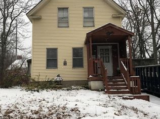 104 Meadowcroft St, Lowell, MA 01852