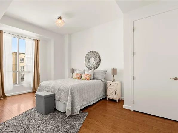 711 Cosmopolitan Dr Unit 300, Atlanta, GA 30324