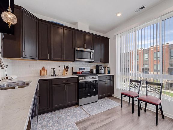 4th image of 1271 Catalina Ct