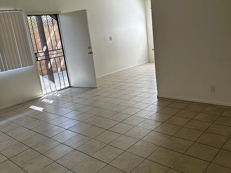 15307 Prairie Ave #2 — Photo 8