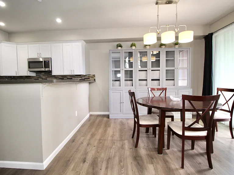 819 Estancia Ct — Photo 17
