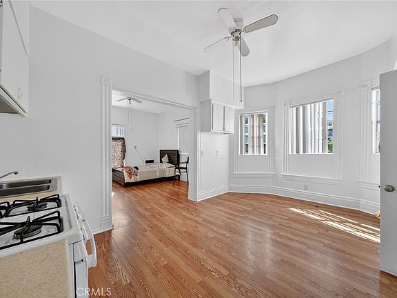 4th image of 1153 S Westlake Ave