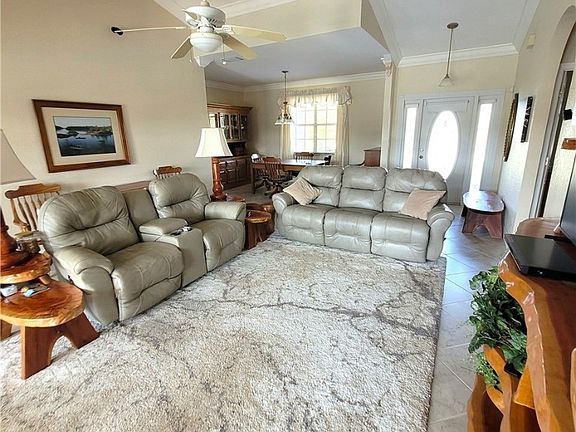 3rd image of 381 Sunshine Ave