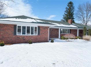 215 Meshanticut Valley Pkwy, Cranston, RI 02920