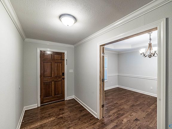 4th image of 102 Sagewood Dr