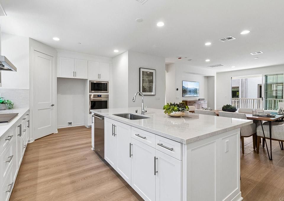 1st image of 2548 Elderberry Ln