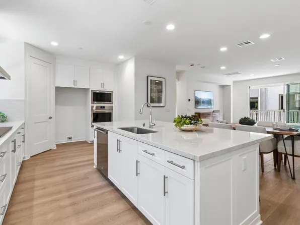 2548 Elderberry Ln, Carlsbad, CA 92008
