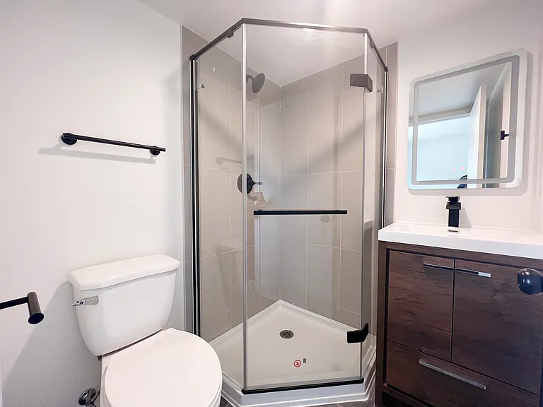 1439 W 37th Dr — Photo 13