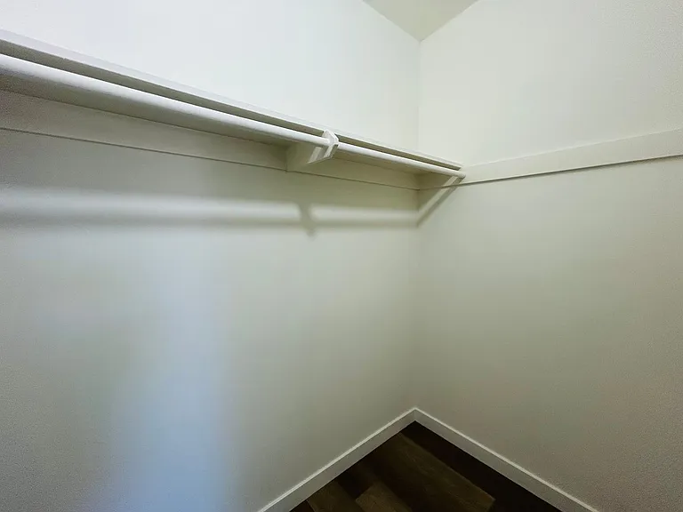 1733 Granville Ave — Photo 7