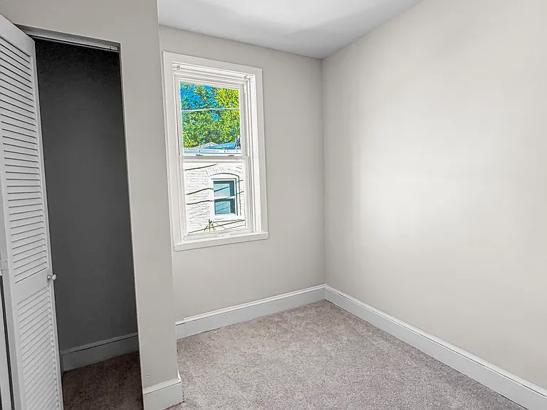 1011 Bank St — Photo 15