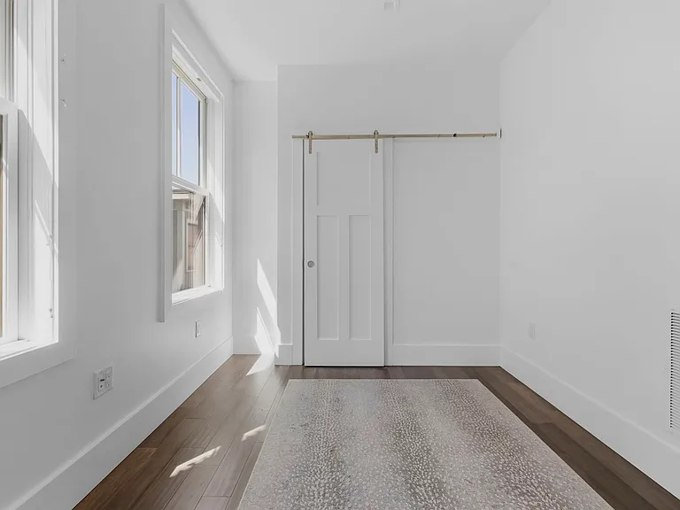10 Spring Garden St #3 — Photo 29