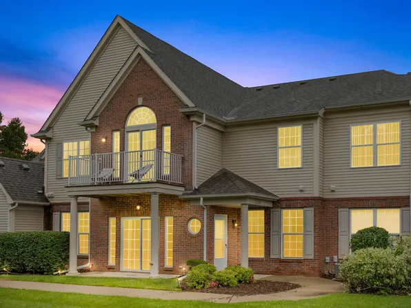 8592 Heywood Cir, Sterling Heights, MI 48312