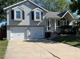 119 S Prairie Rose St, Smithville, MO 64089