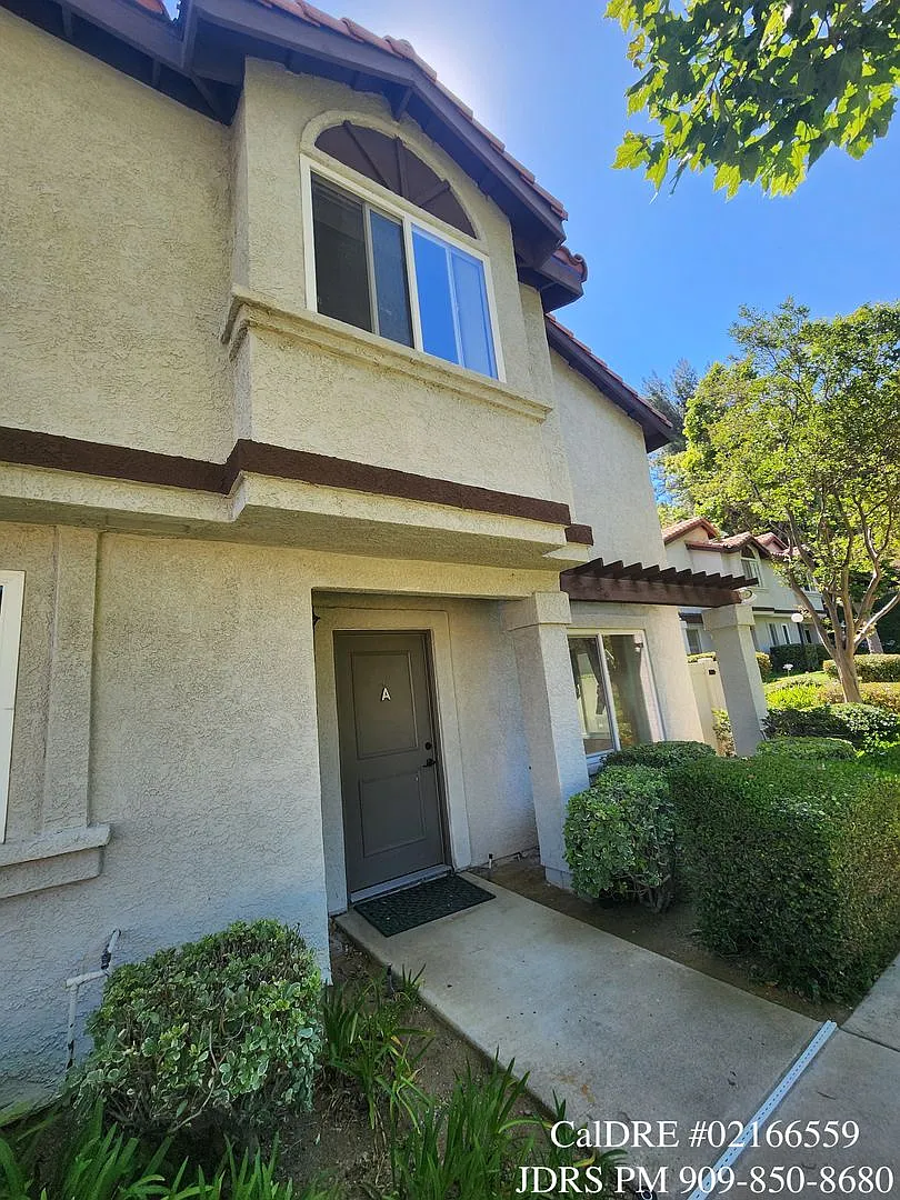Diamond Bar 3 Bedroom Condo — Photo 2