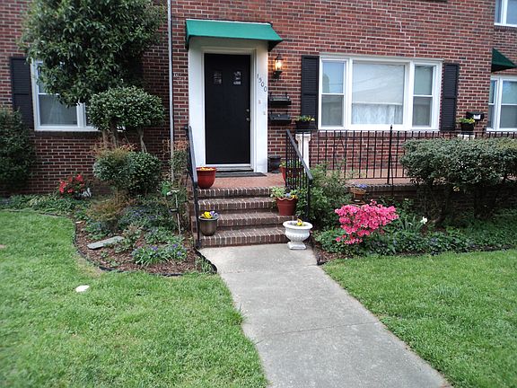 Shared secure entry to stairs