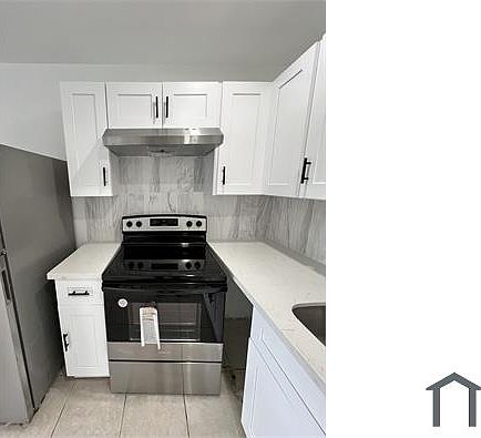 2nd image of 2580 NE 182nd Ter