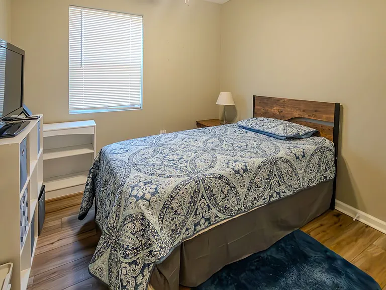 8805 Farmington Dr — Photo 10