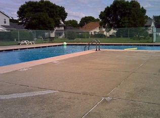 2322 Carnation Dr, Crest Hill, IL 60403