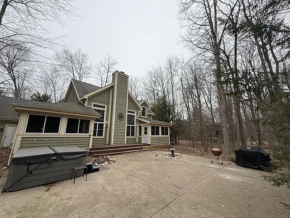 2nd image of 13217 Three Oaks Rd