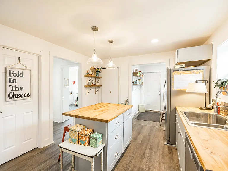248 Morrison St — Photo 15