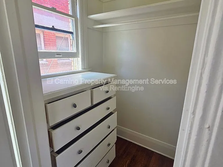 336 W 9th St — Photo 4