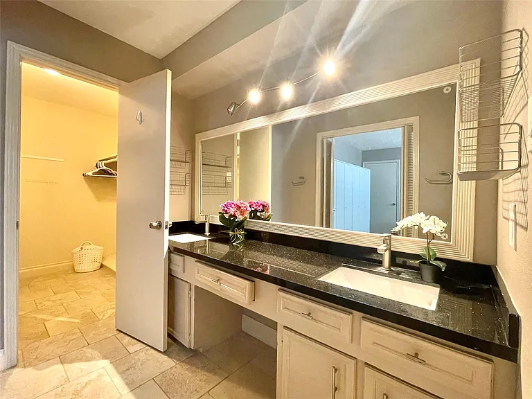 3023 Sam Houston Dr — Photo 17
