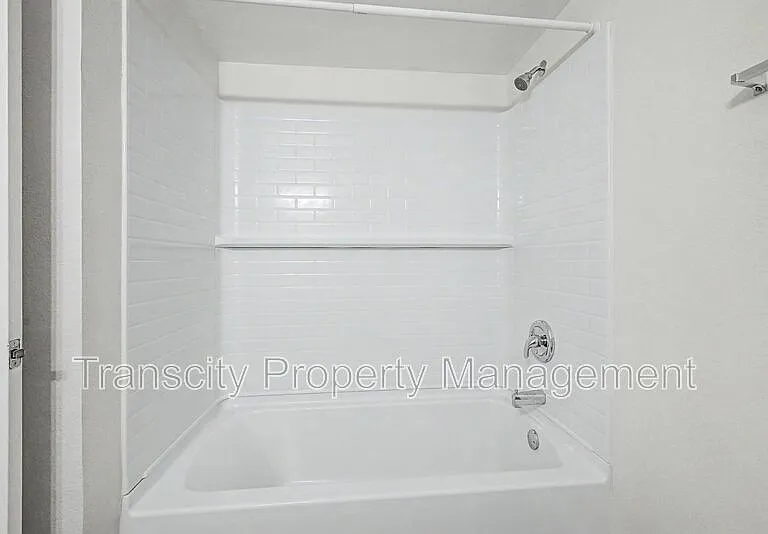 4328 E Saint Catherine Ave — Photo 15