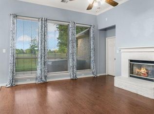 8905 Edinburgh Ln, Rowlett, TX 75089