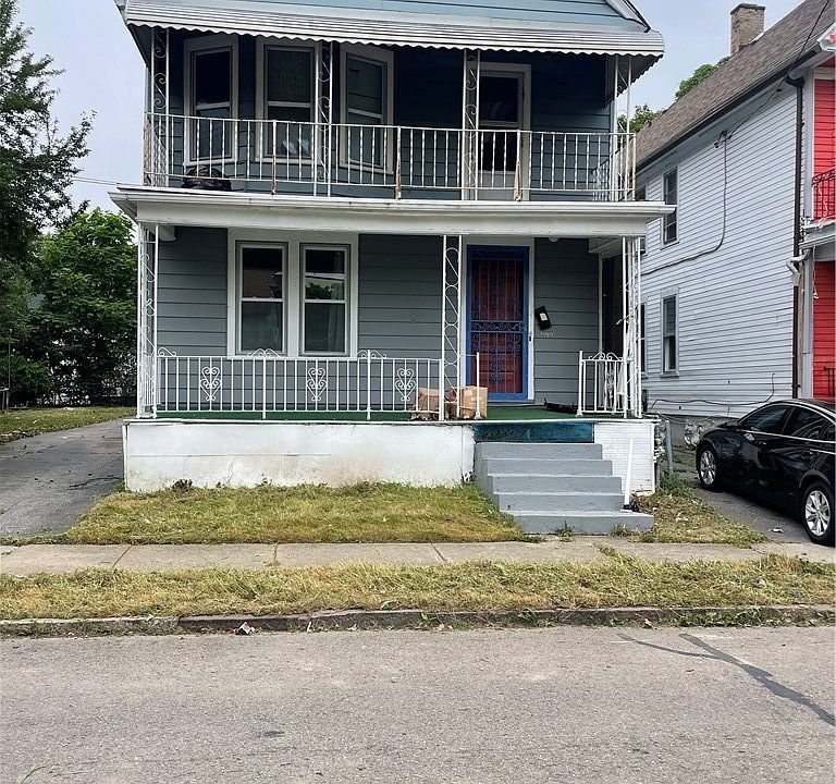 1st image of 477 Riley St
