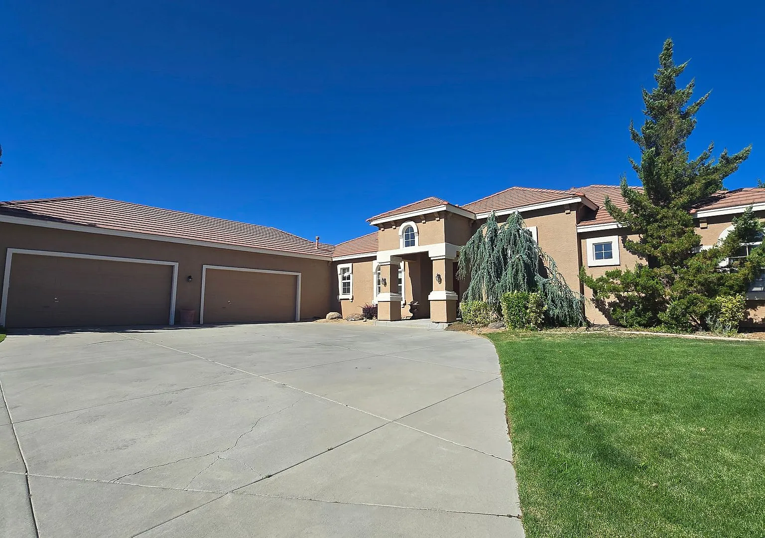 Spacious Single Story Home in Southwest Vistas! — Photo 4