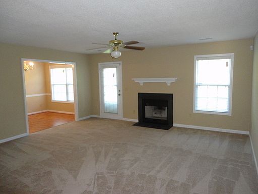 2nd image of 2814 Leo Dr