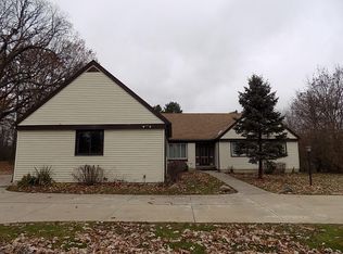 500 Grace Ave, Rochester Hills, MI 48307