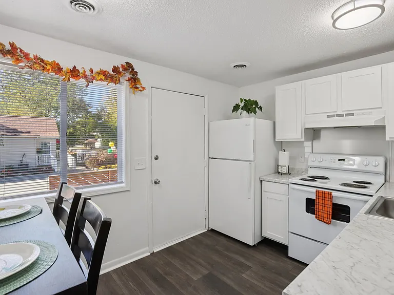 Horizons Apartments — Photo 14