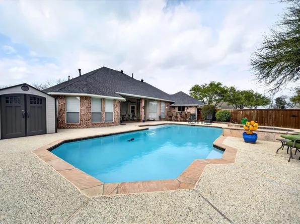 130 Meadow Glen Ln, Ovilla, TX 75154