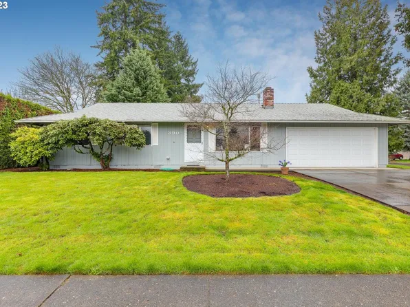 390 SE 34th Ct, Hillsboro, OR 97123