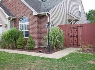5847 River Walk Cir, Newburgh, IN 47630