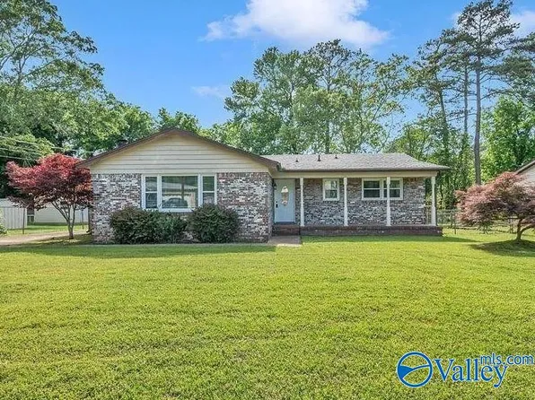 11316 Maplecrest Dr SE, Huntsville, AL 35803